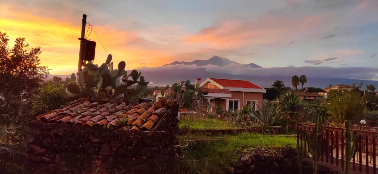 Casa Del Sole Con Vista Sull'Etna A 200 Mt Dal Mare Villa Acireale Kültér fotó