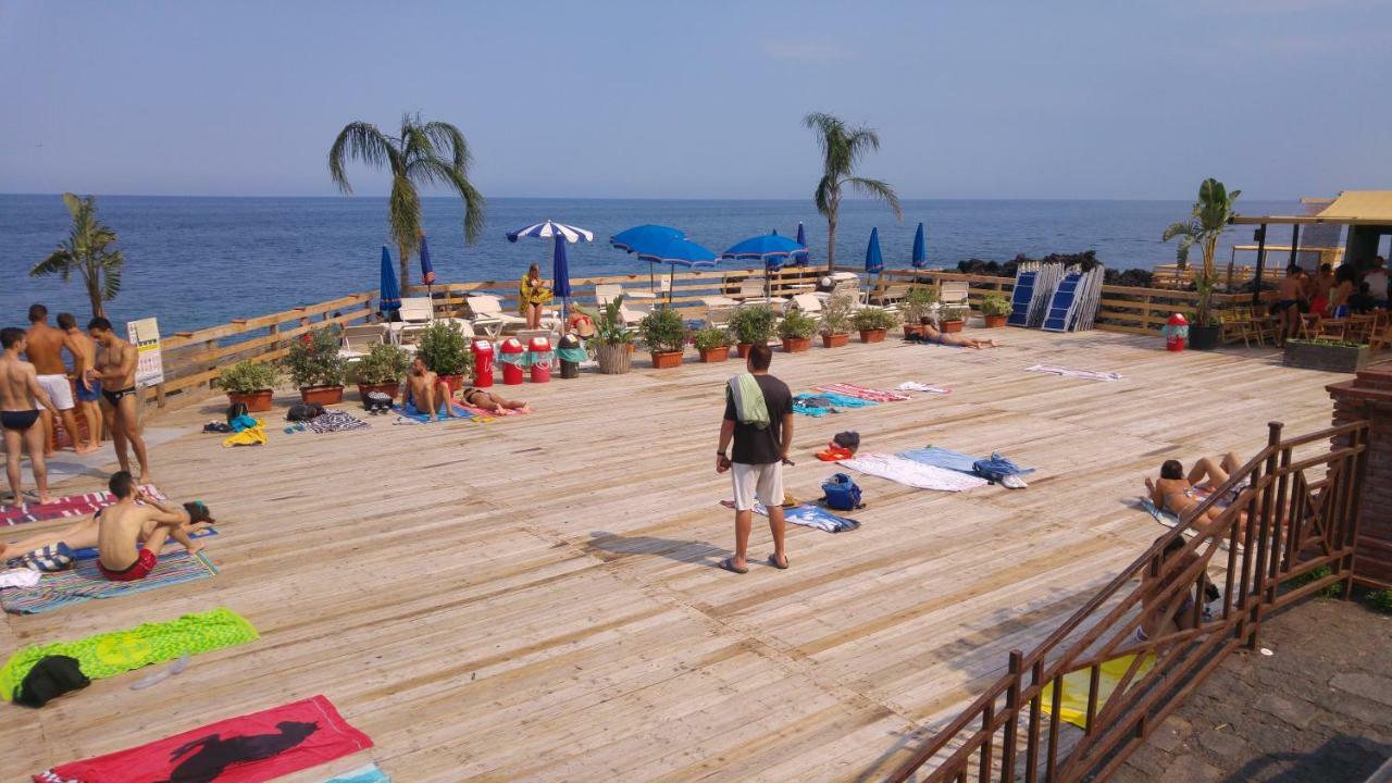 Casa Del Sole Con Vista Sull'Etna A 200 Mt Dal Mare Villa Acireale Kültér fotó